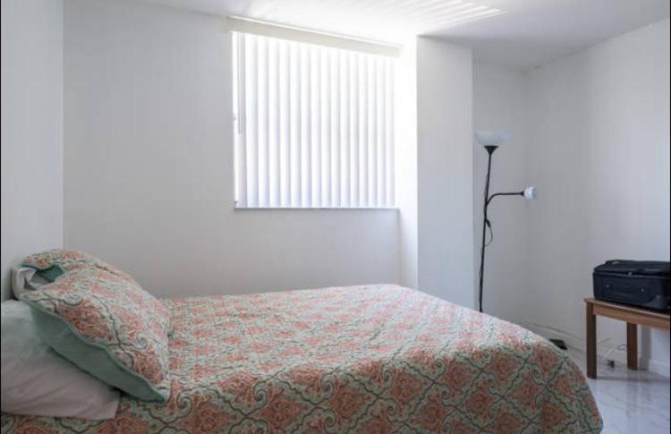 A Inside An For 1 Person Close To Beach -3 Min By Car Habitación en casa particular